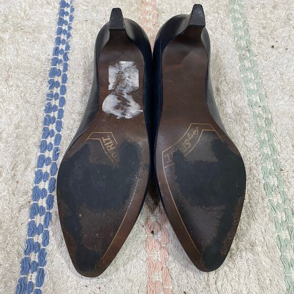 Easy Spirit Leather Heels Bundle Size 7 AAA Navy, Beige and White Low Heel Pumps - Picture 6 of 16